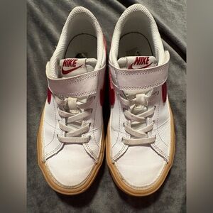 Nike Kids White and Red Low-Top Sneakers with Gum Sole